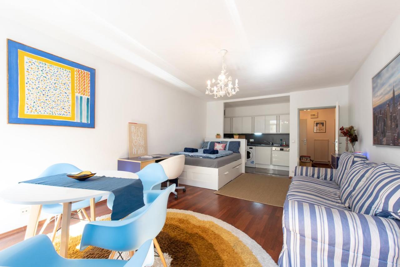 - Burggasse Apartment Wien
