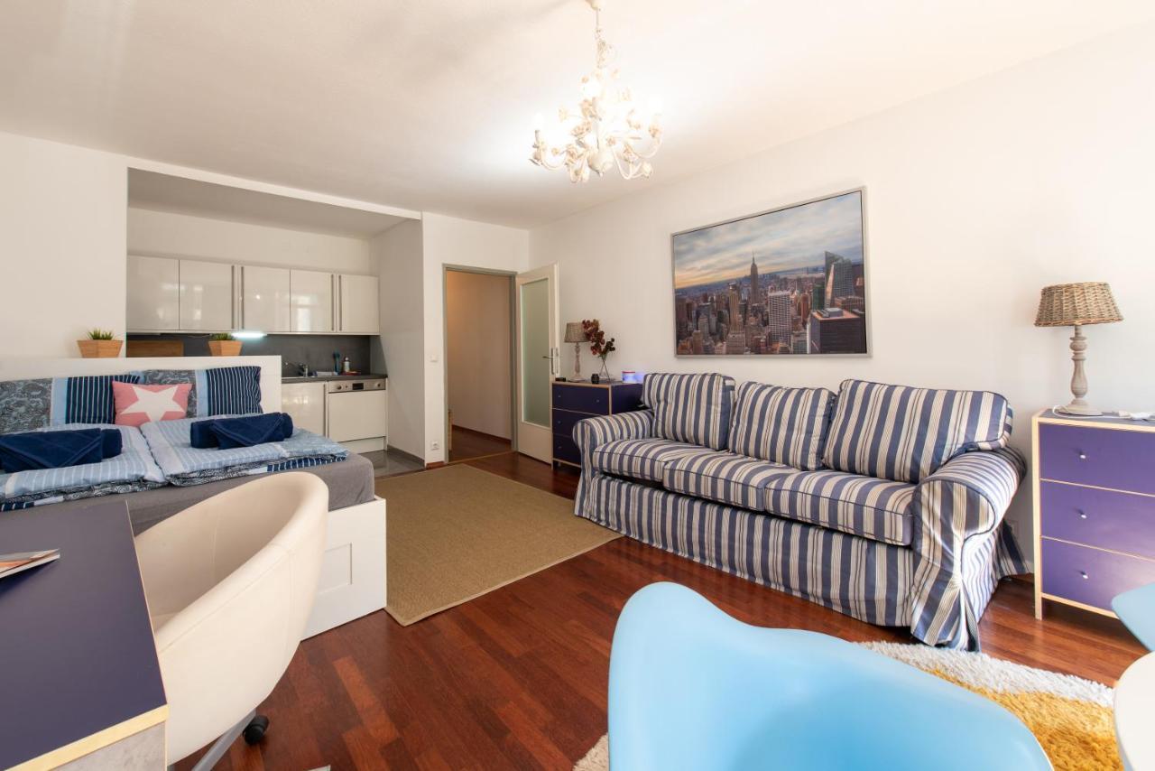 - Burggasse Apartment