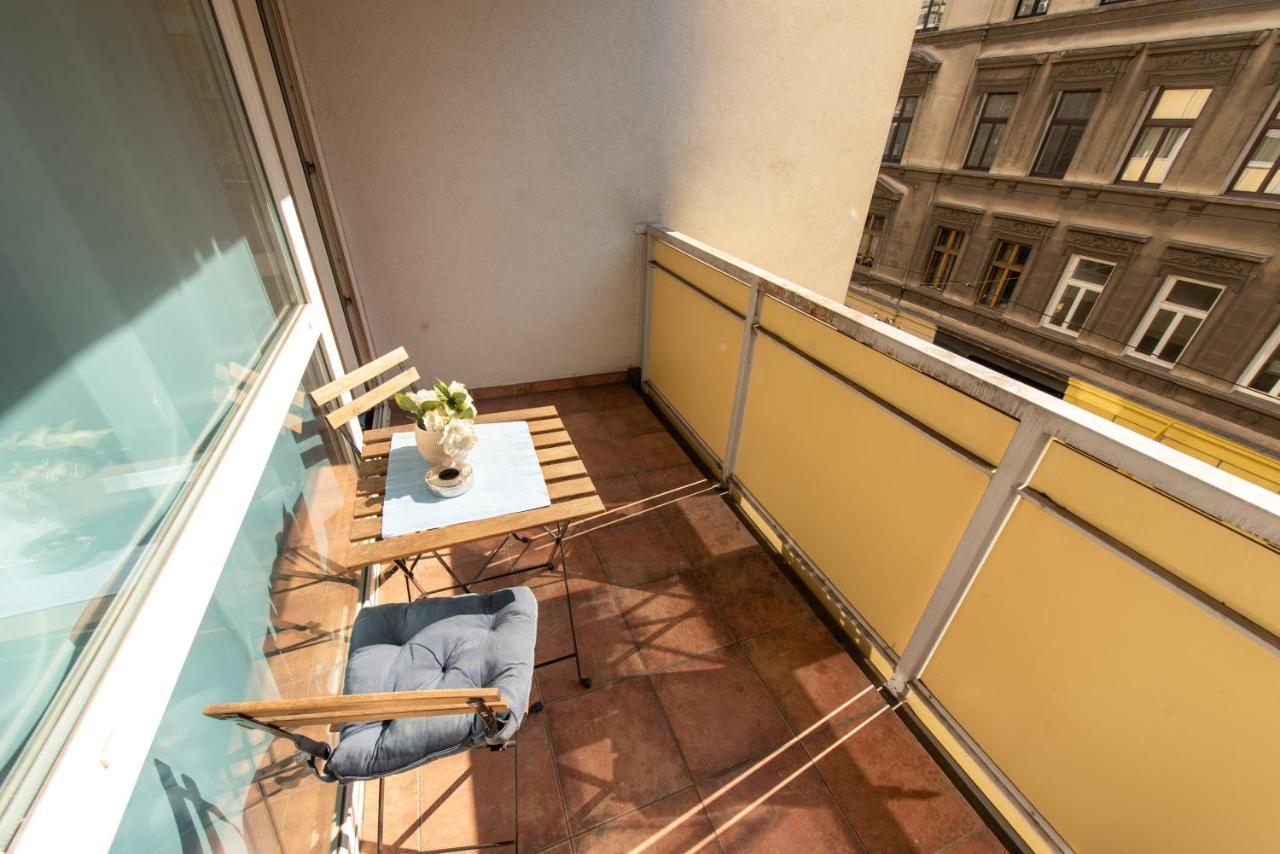 Apartment - Burggasse Wien